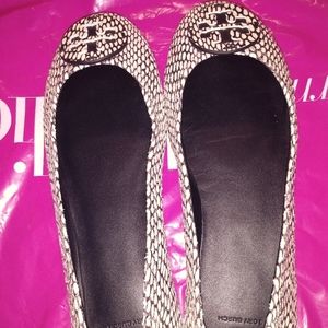 T.BURCH NWOT FLATS, SZ 11
